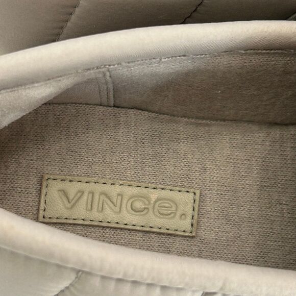 Vince Blair Sneakers Women’s Size 7.5M Color Cobblestone Slip-on Quilted - Picture 8 of 10
